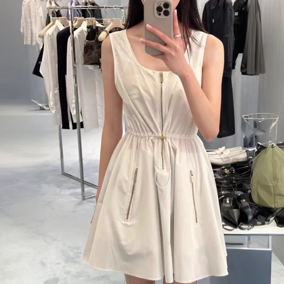 全新未使用 MIU MIU/缪缪 H14195 22款白色无袖连衣裙38 S 带吊牌