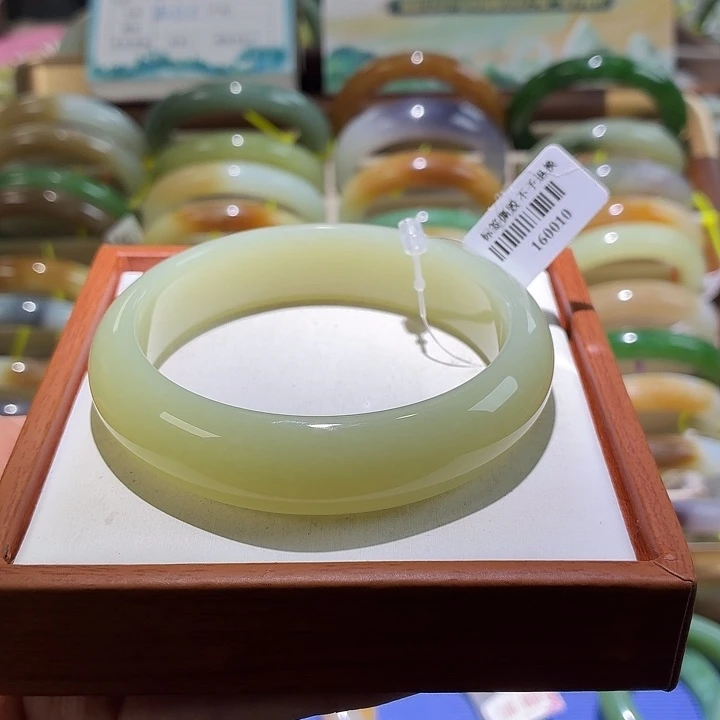 和田玉未镶嵌手镯61