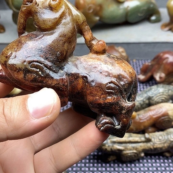 未镶嵌蛇纹石玉颈饰