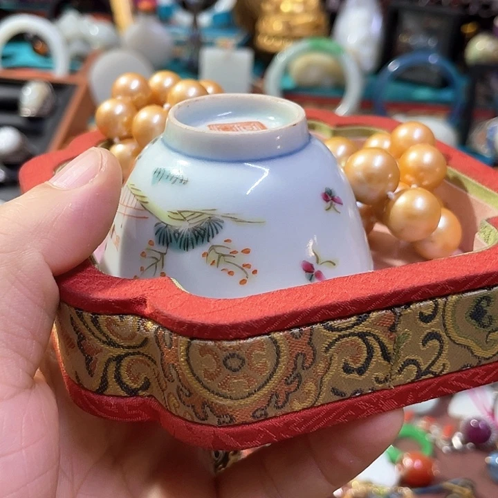 殷***生青花手绘小主人杯子