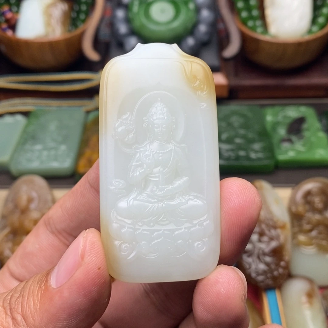 随***心和田玉未镶嵌颈饰