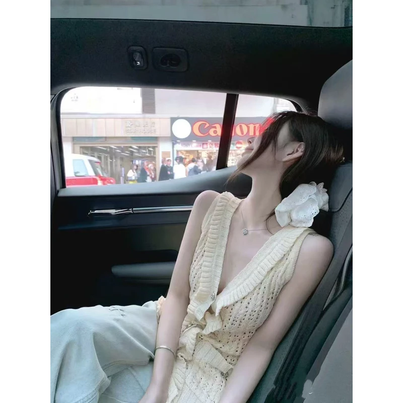 LIANGW高定新品小香风柔软立体褶皱花边针织银扣背心马甲上衣