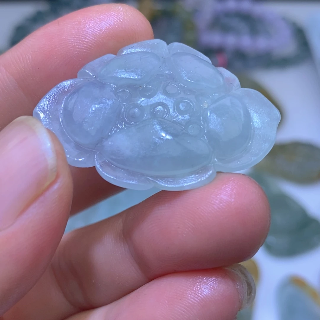 定制翡翠未镶嵌花花