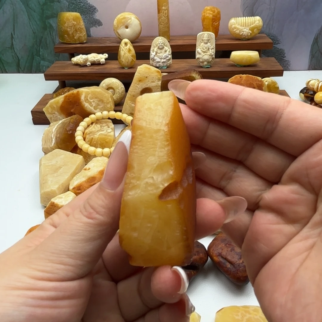贝***嘟定制琥珀未镶嵌琥珀