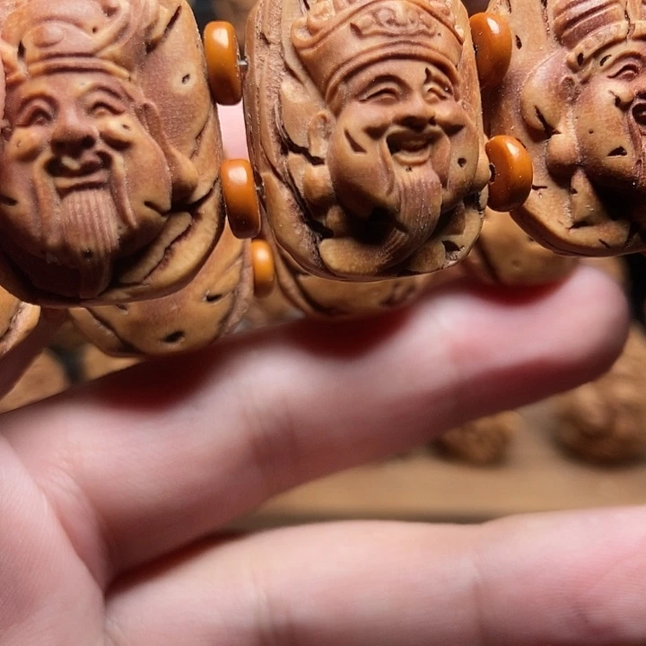 桃核浮雕十方财神