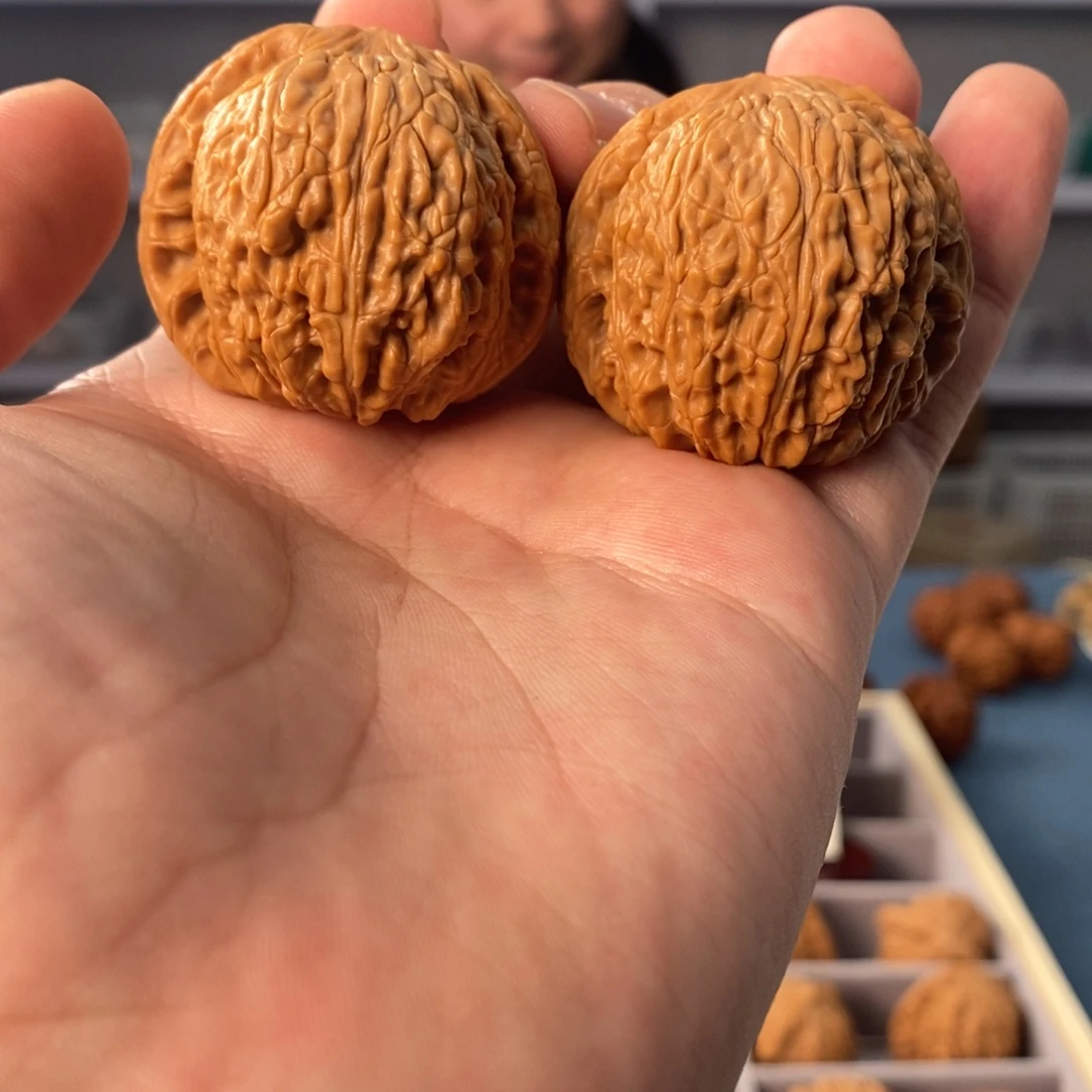 文玩核桃把件全品绣球42