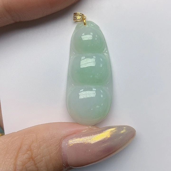 翡翠颈饰18K金镶嵌翡翠