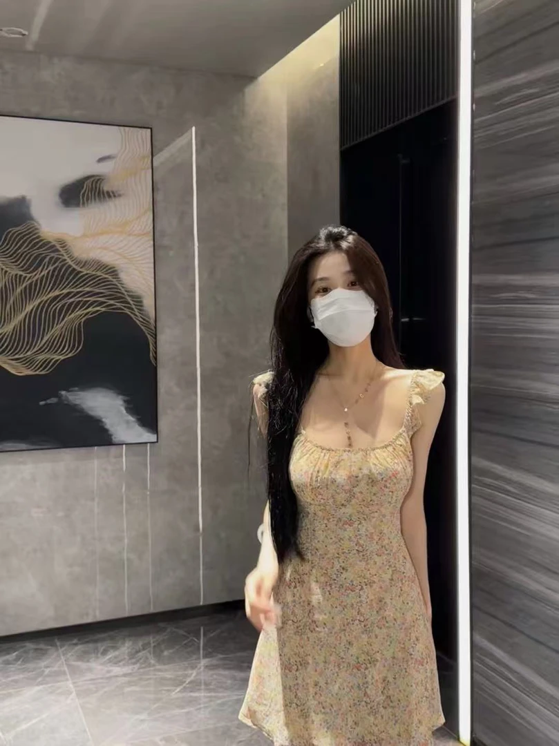 浅黄色碎花长短款裙子2024夏季连衣裙女收腰背心裙女 1935