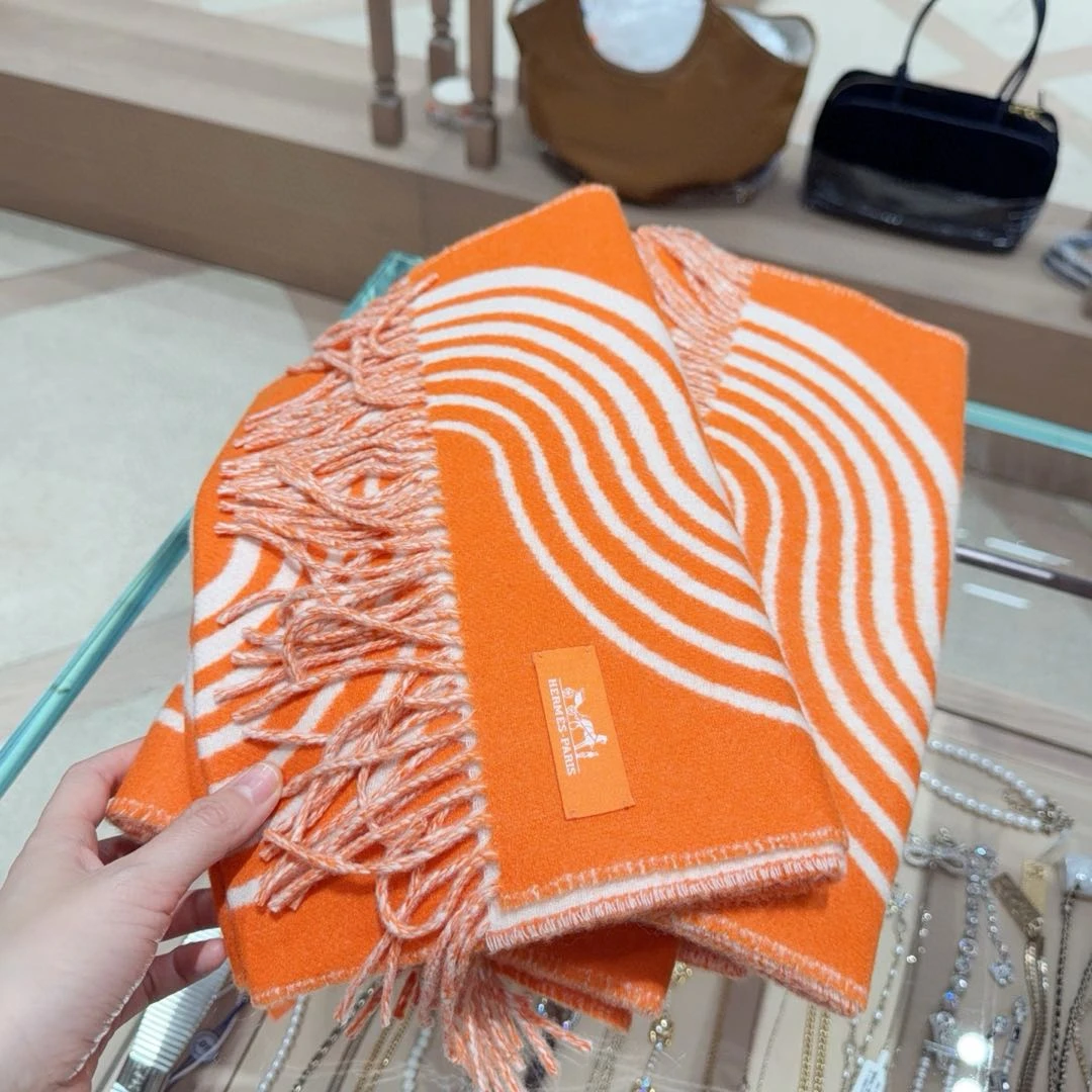 未使用 Hermes/爱马仕 Casaque Vague 双面羊绒围巾橙色/米白100