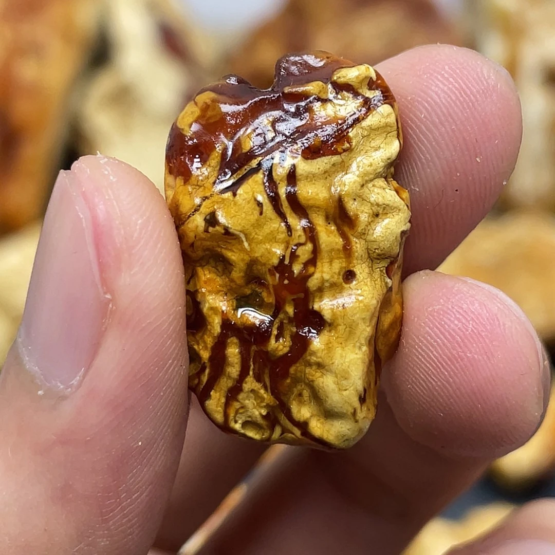 定制琥珀未镶嵌宝****膏定制