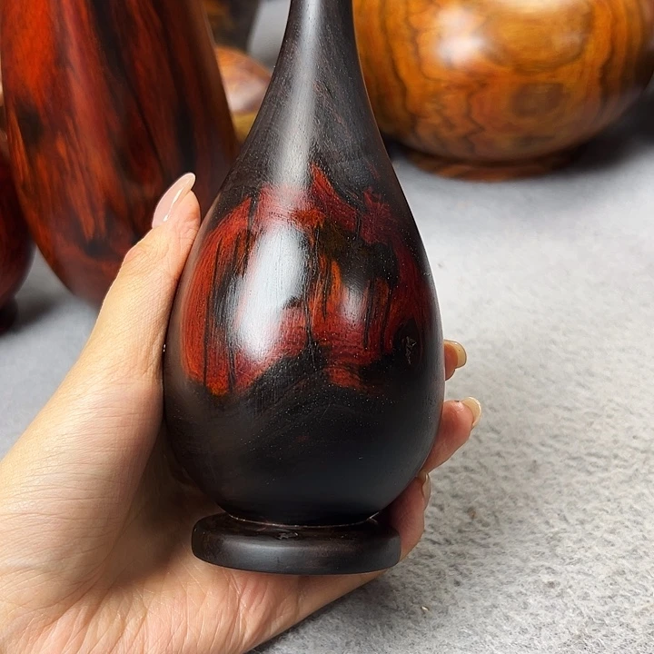 致*和老挝大红酸枝花瓶一个