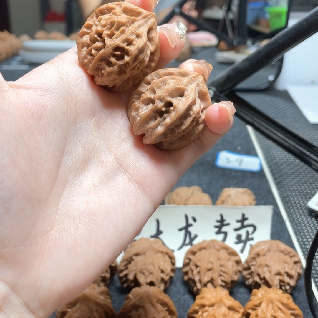雨***夜把件文玩核桃文玩核桃曹大龙