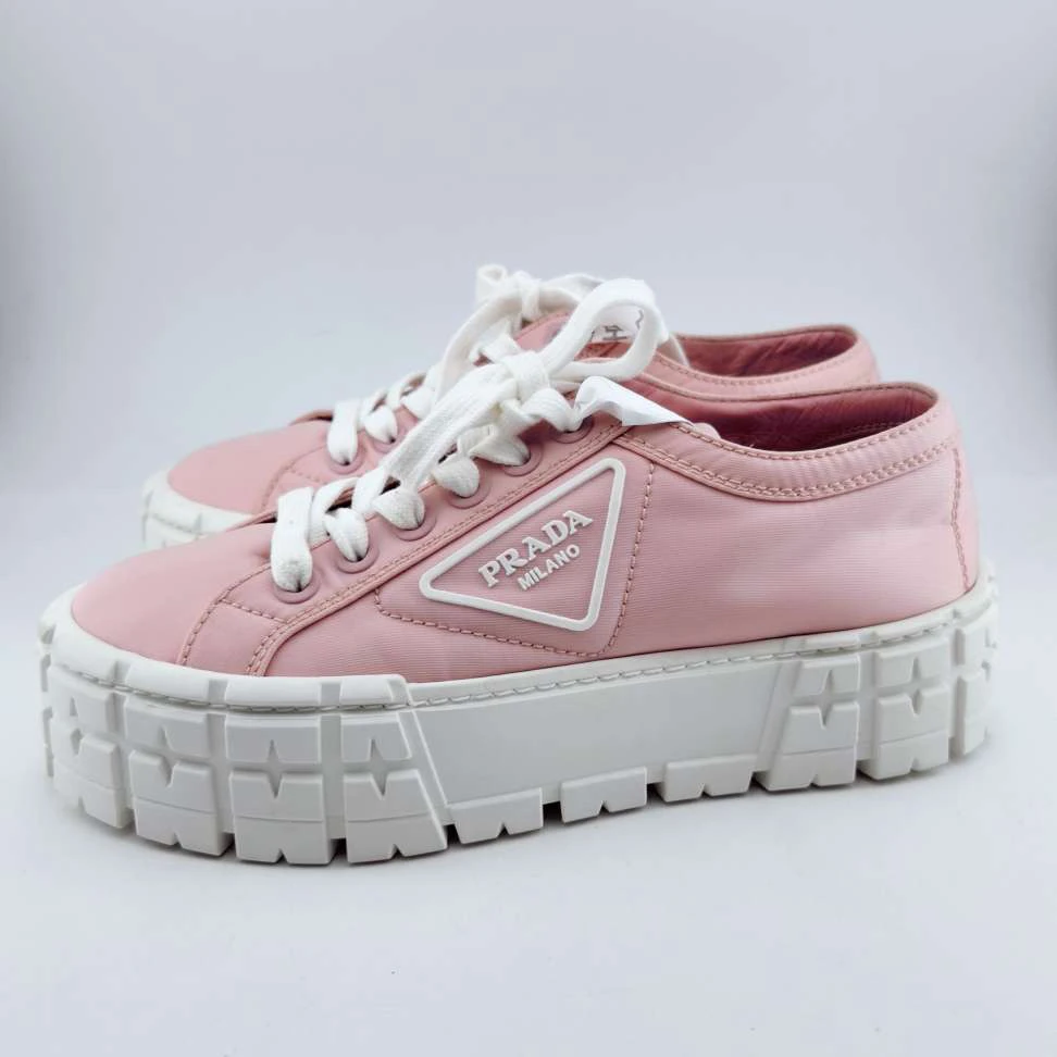 95新 Prada/普拉达 37.5码/粉色三角标厚底板鞋