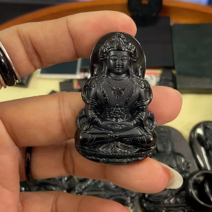 翡翠颈饰未镶嵌墨翠度母