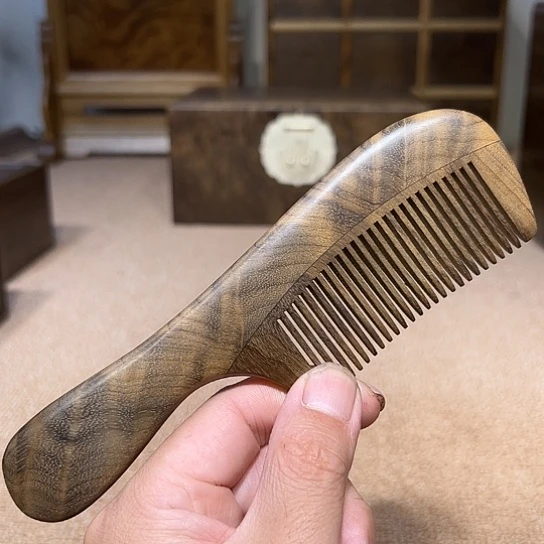 木（非红木类）梳子