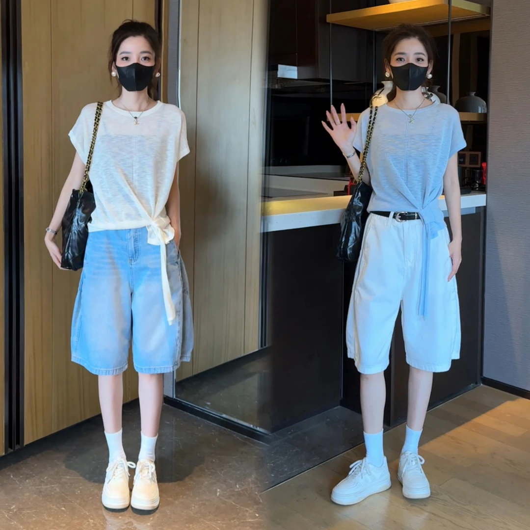 夏季五分牛仔裤高腰短裤+不规则侧边打结圆薄款针织短袖上衣套装
