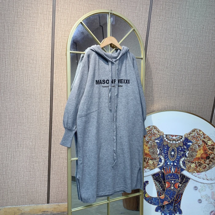 BP715孕妇灰色毛衣裙100-150