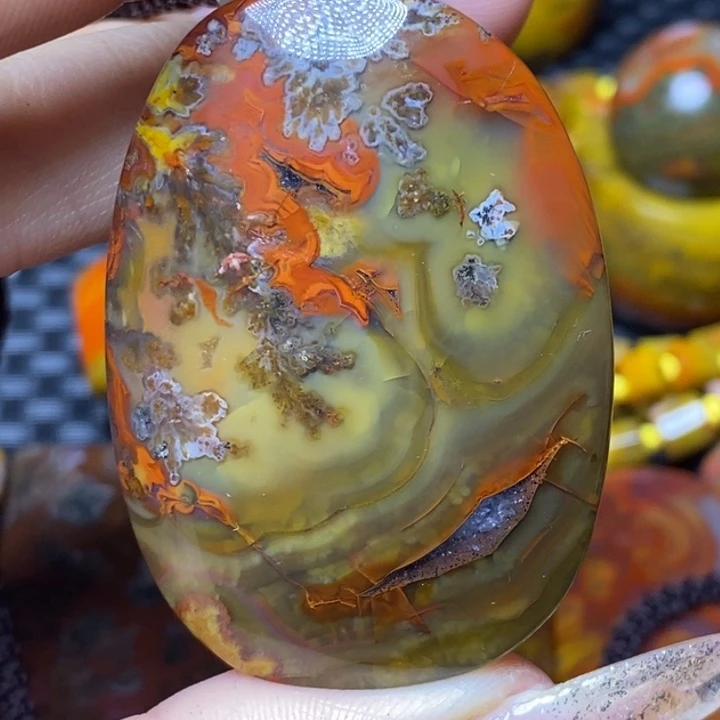 玛瑙/玉髓颈饰足银镀金镶嵌小*猴