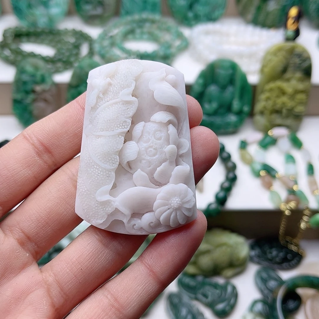 独山玉挂件未镶嵌刘*安