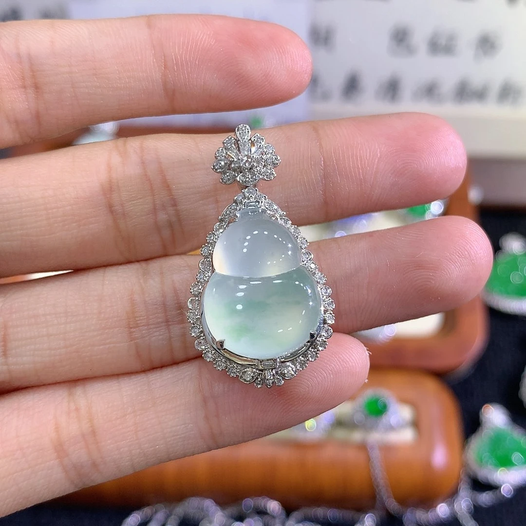 【闪购商品】吊坠(不含链)18K金镶嵌翡翠葫芦