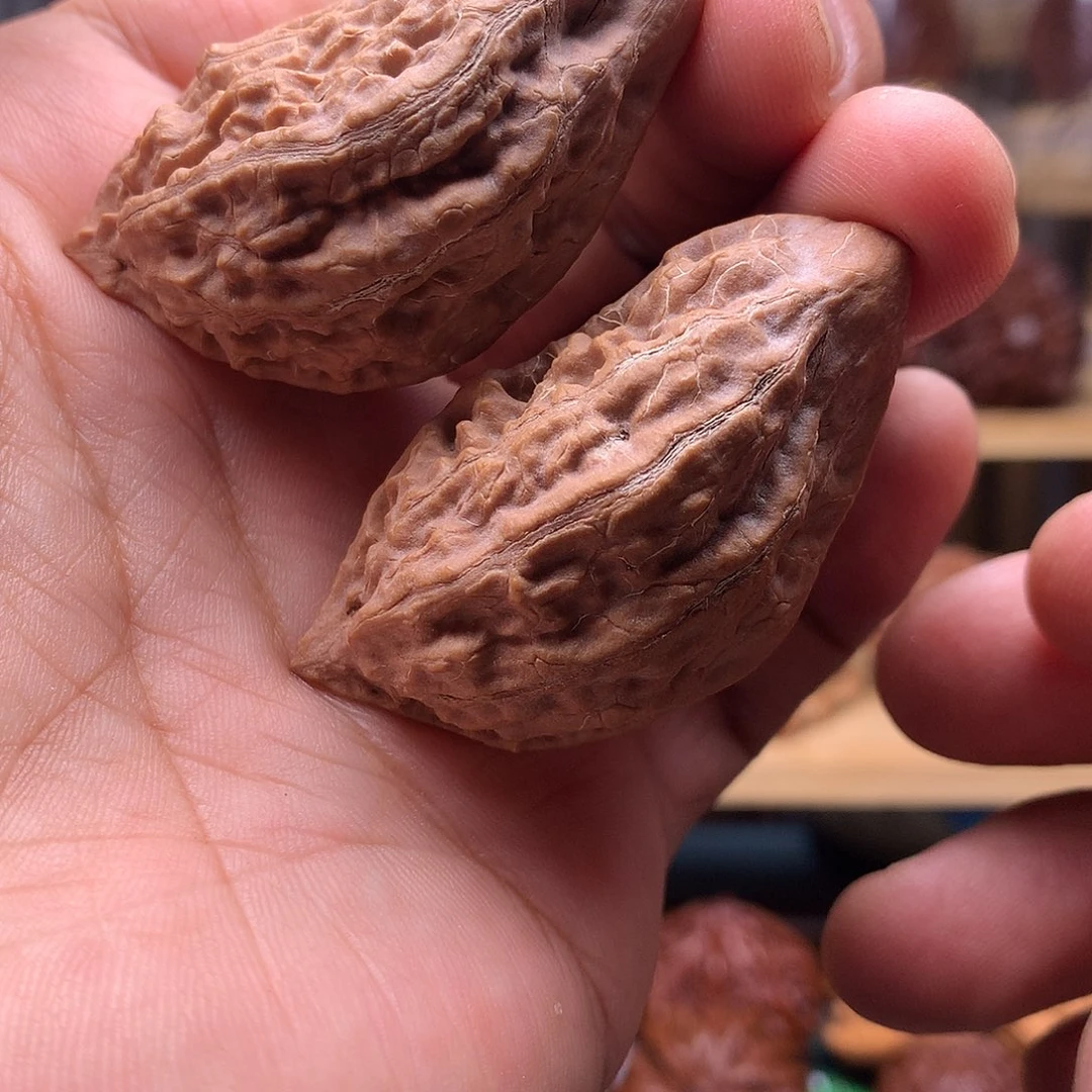 文玩核桃把件东北楸子文玩核桃