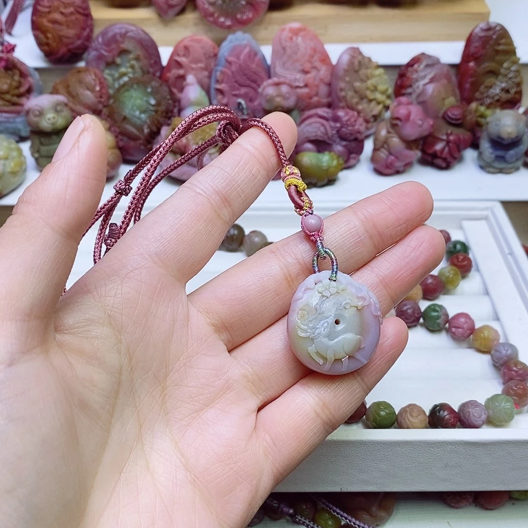 玛瑙/玉髓盐源玛瑙吊坠未镶嵌