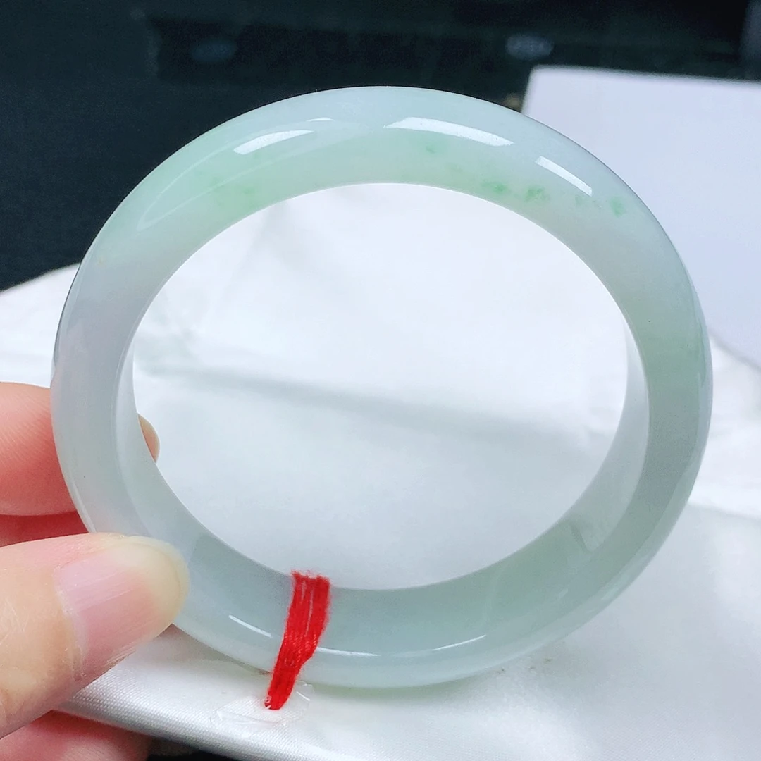 翡翠手镯未镶嵌正