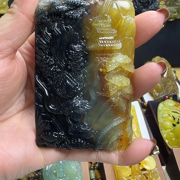 蛇纹石玉未镶嵌颈饰