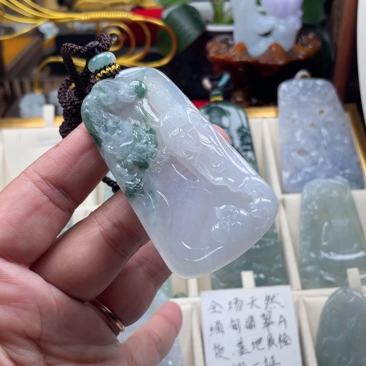 翡翠未镶嵌挂件观音