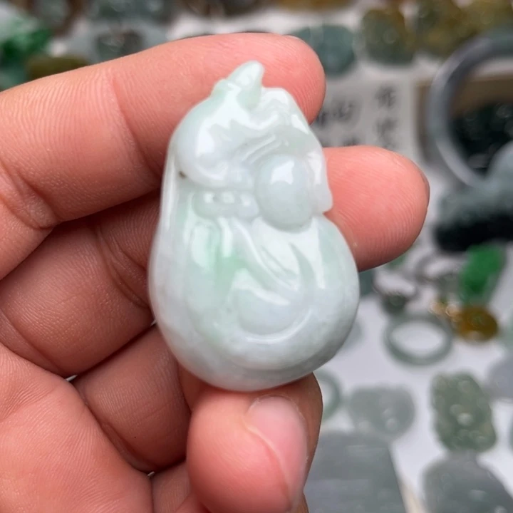 翡翠未镶嵌颈饰福袋