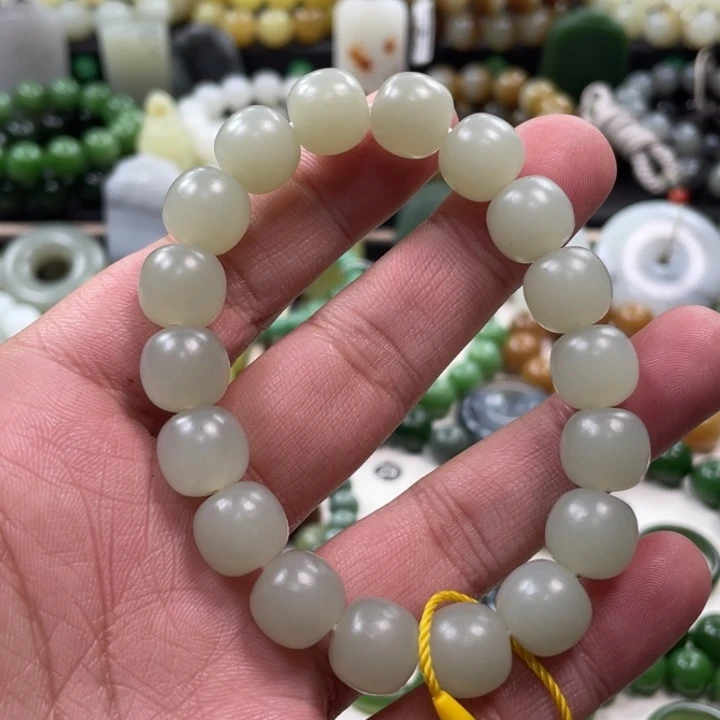 和田玉未镶嵌手串