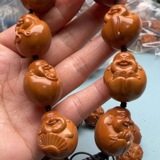 橄榄核手串雕刻工艺