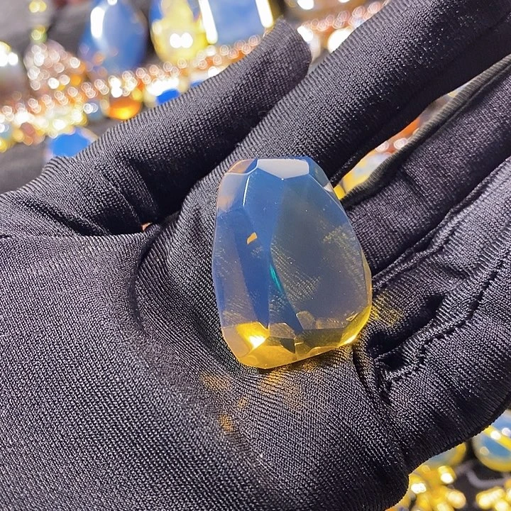 蓝珀未镶嵌珠宝奇石墨西哥蓝珀钻切吊坠