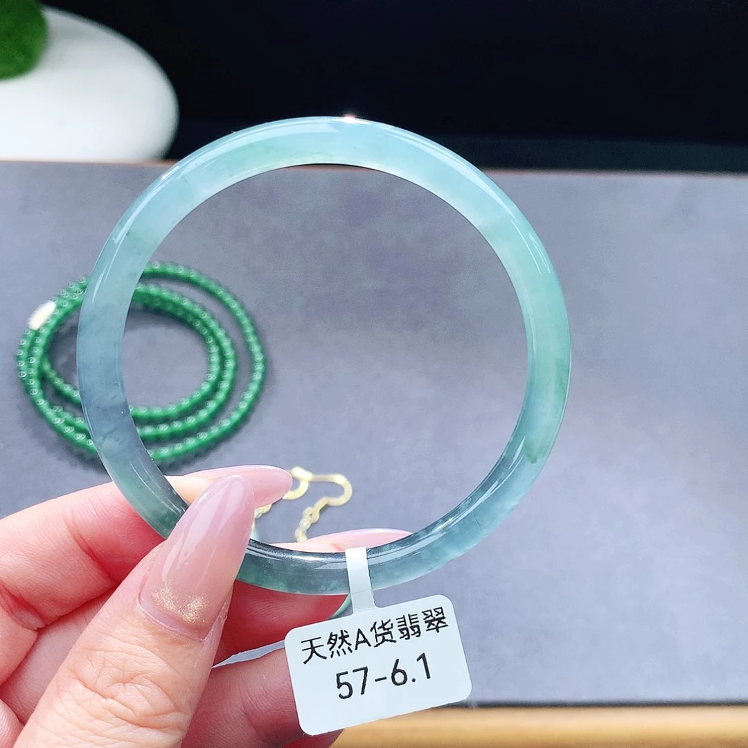 未镶嵌手镯（圆镯）翡翠