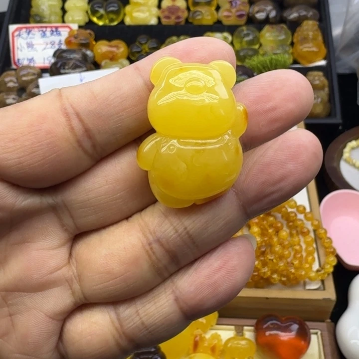 琥珀未镶嵌颈饰乖乖熊