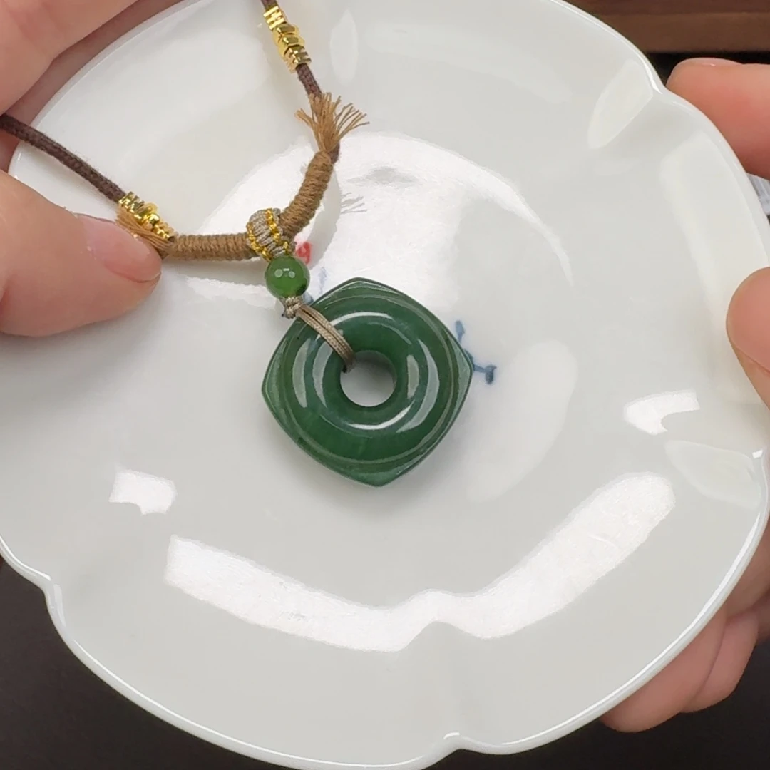 嗯***。和田玉未镶嵌颈饰1222