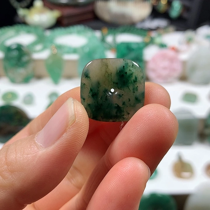 未镶嵌独山玉颈饰