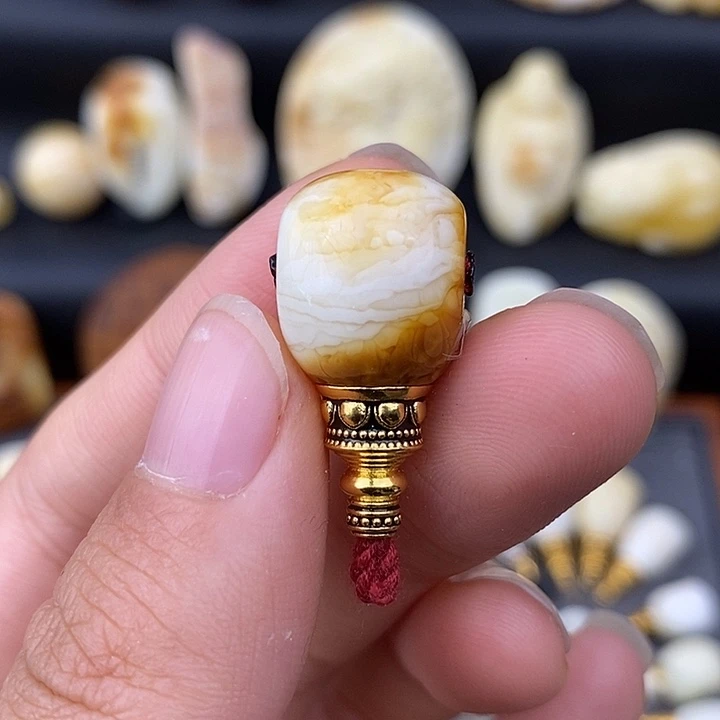 琥珀未镶嵌裸石13虎皮三通c604
