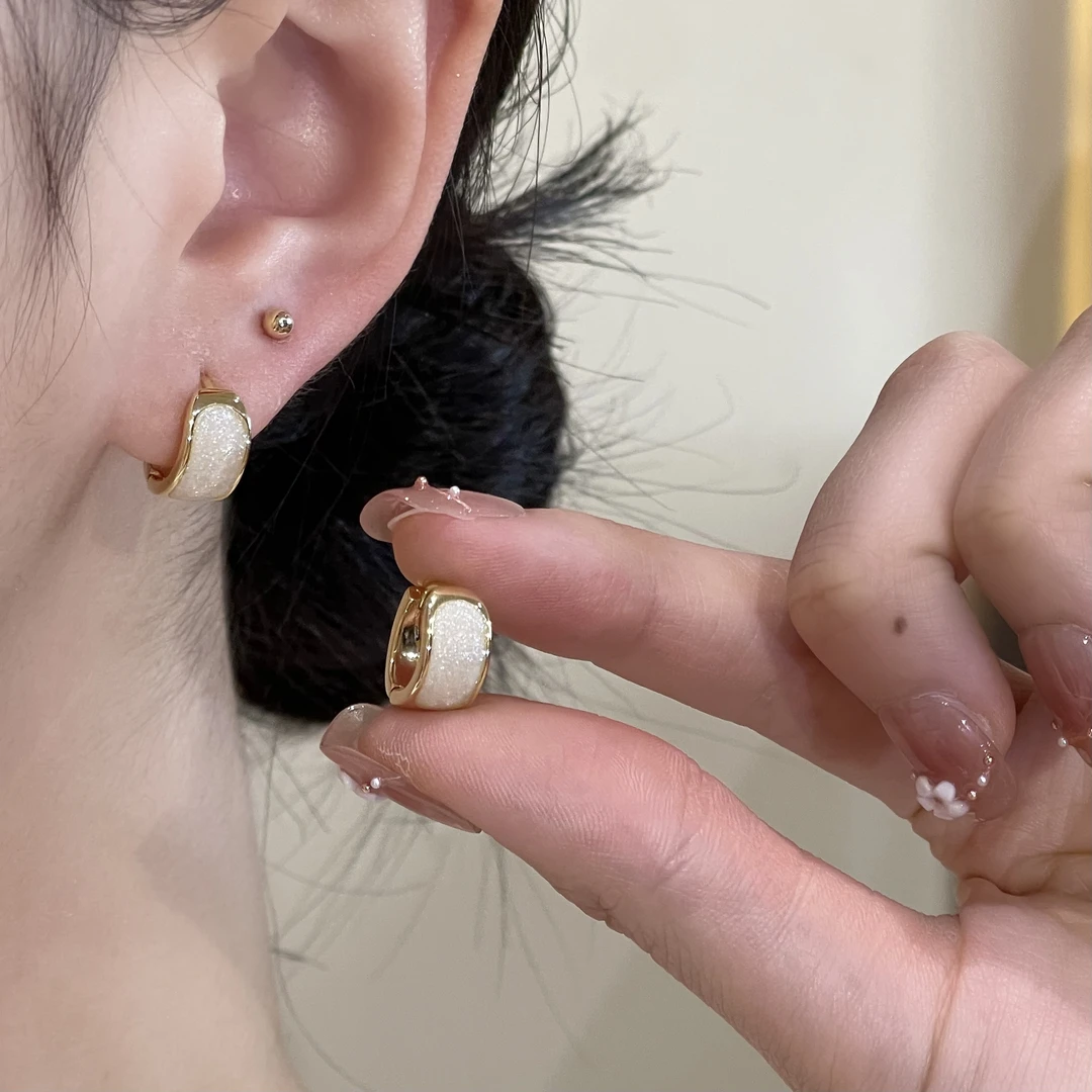 A-234 简约气质轻奢高级感滴釉耳扣时尚百搭几何耳饰