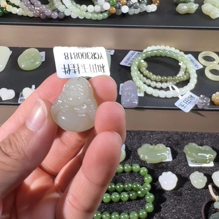 和田玉（糖玉）未镶嵌颈饰