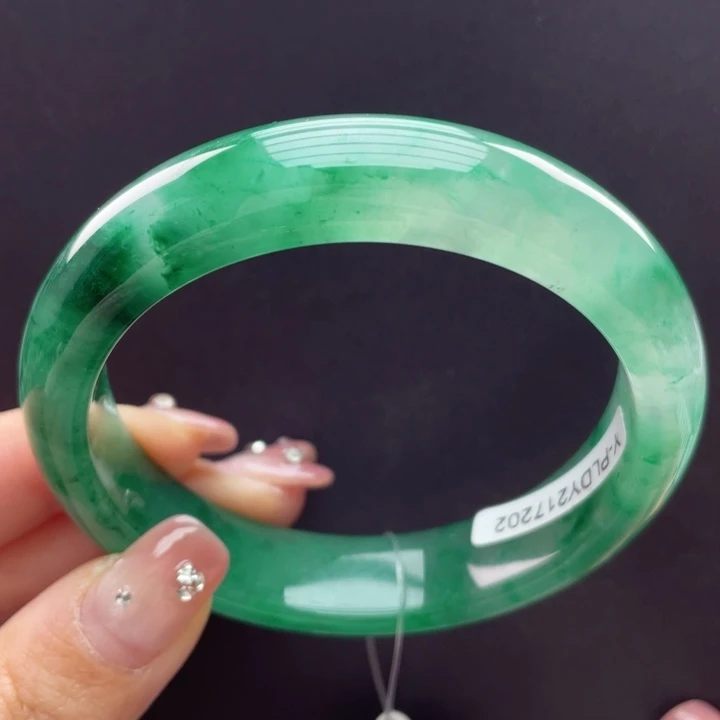 未镶嵌手镯石英质玉