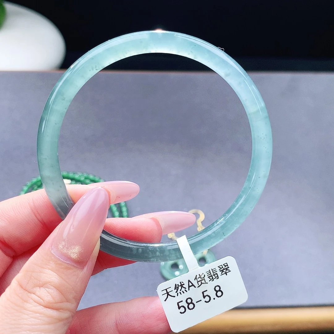 未镶嵌手镯（圆镯）翡翠
