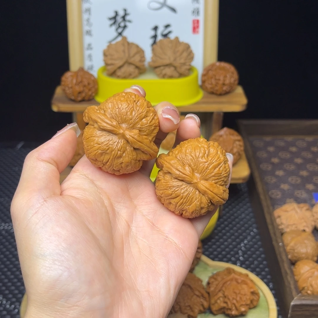 文玩核桃吊坠球宝43打底微微修