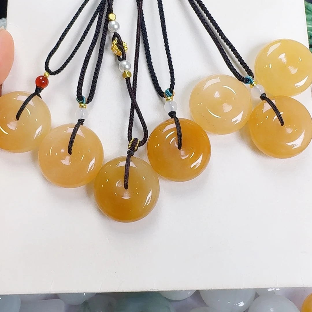 石英质玉未镶嵌颈饰多样性发其一