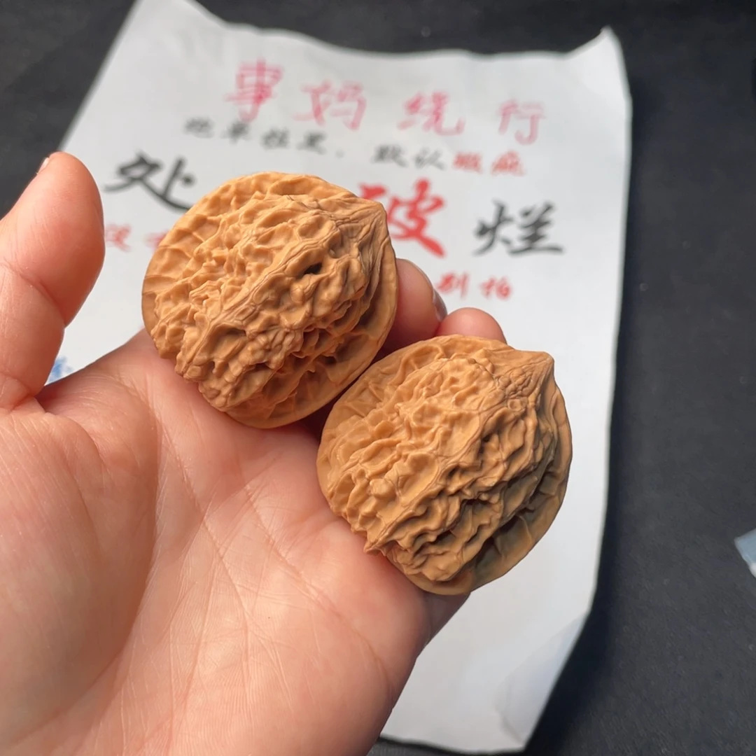 文玩核桃把件994。41鸡心