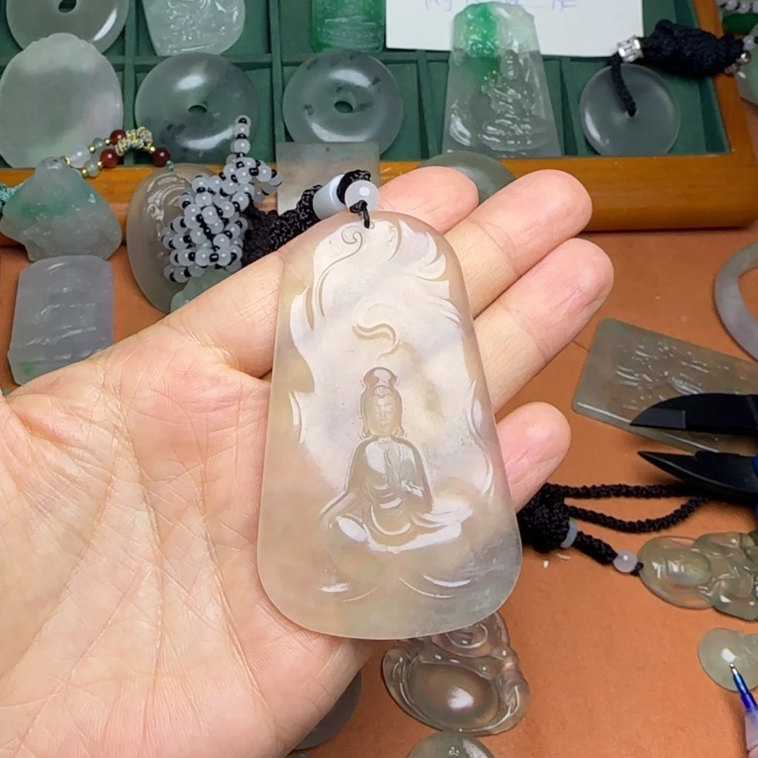 翡翠未镶嵌颈饰翡翠观音