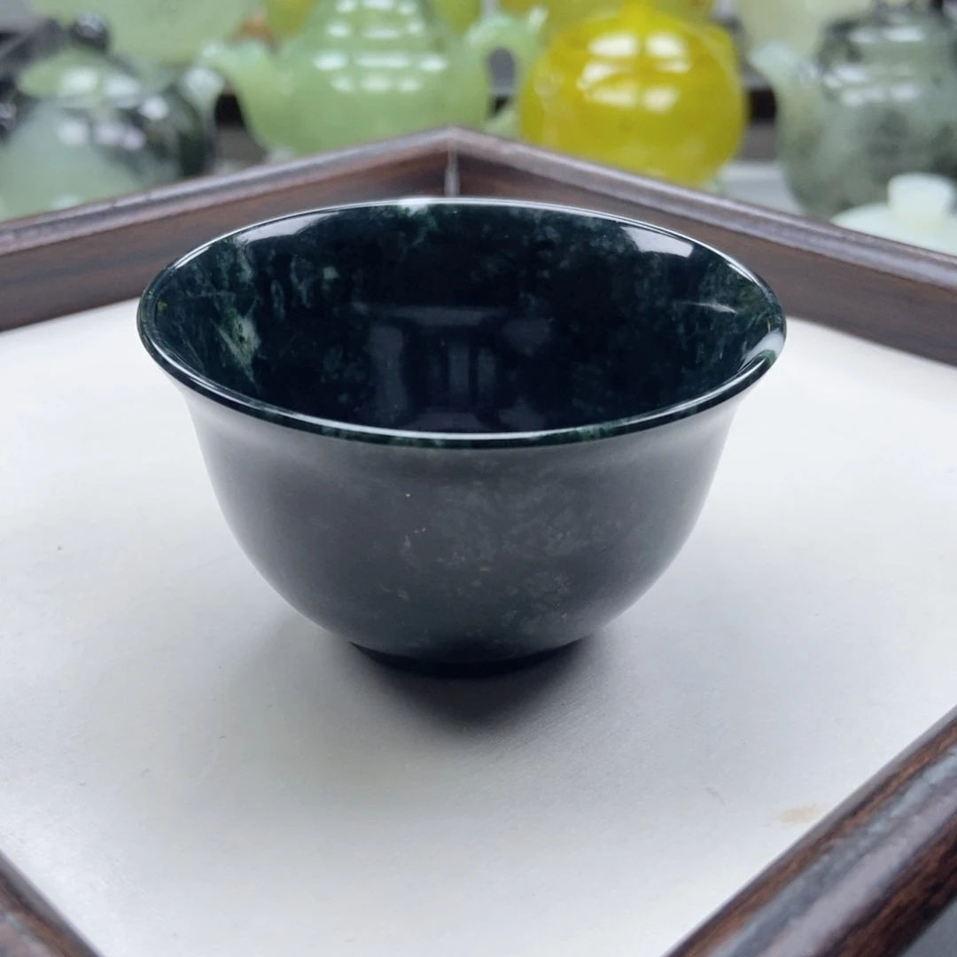 蛇纹石玉未镶嵌水杯
