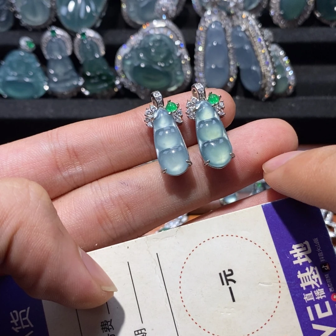 W***N颈饰未镶嵌翡翠翡翠