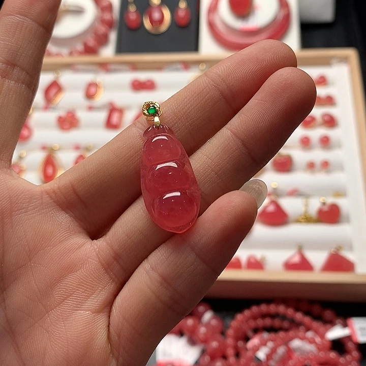 菱锰矿（红纹石）颈饰18K金镶嵌