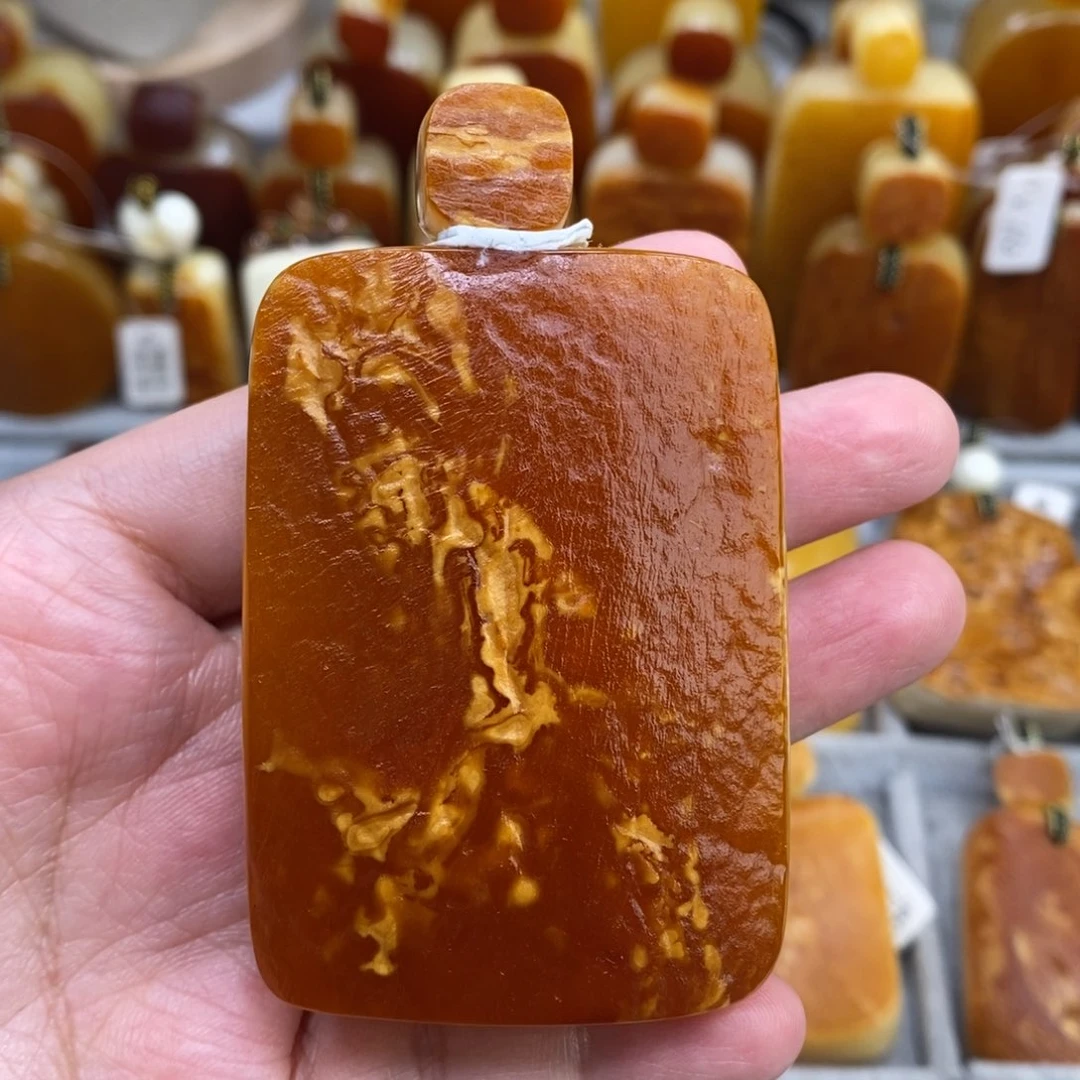 蜜蜡未镶嵌珠宝奇石